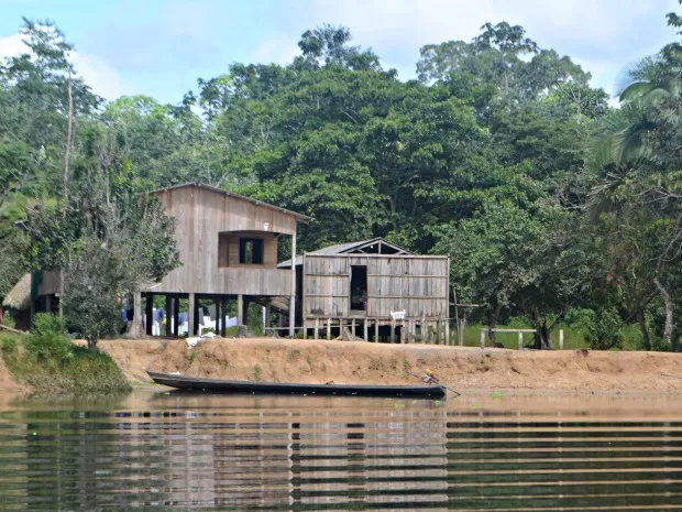 Ribeirinhos no Rio Croa