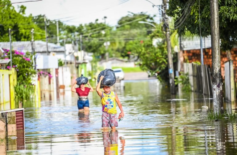 O Rio Acre apresenta vazante